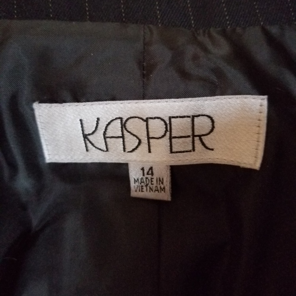 KASPER Black Pinstriped Blazer - size 14 - Picture 3 of 3